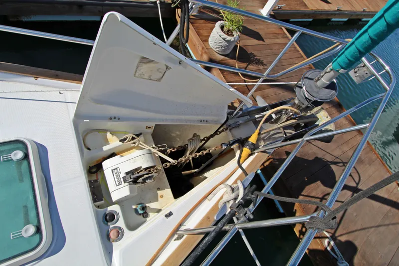  Yacht Photos Pics Bow of 2001 Beneteau Oceanis 461 with anchor and winch system.