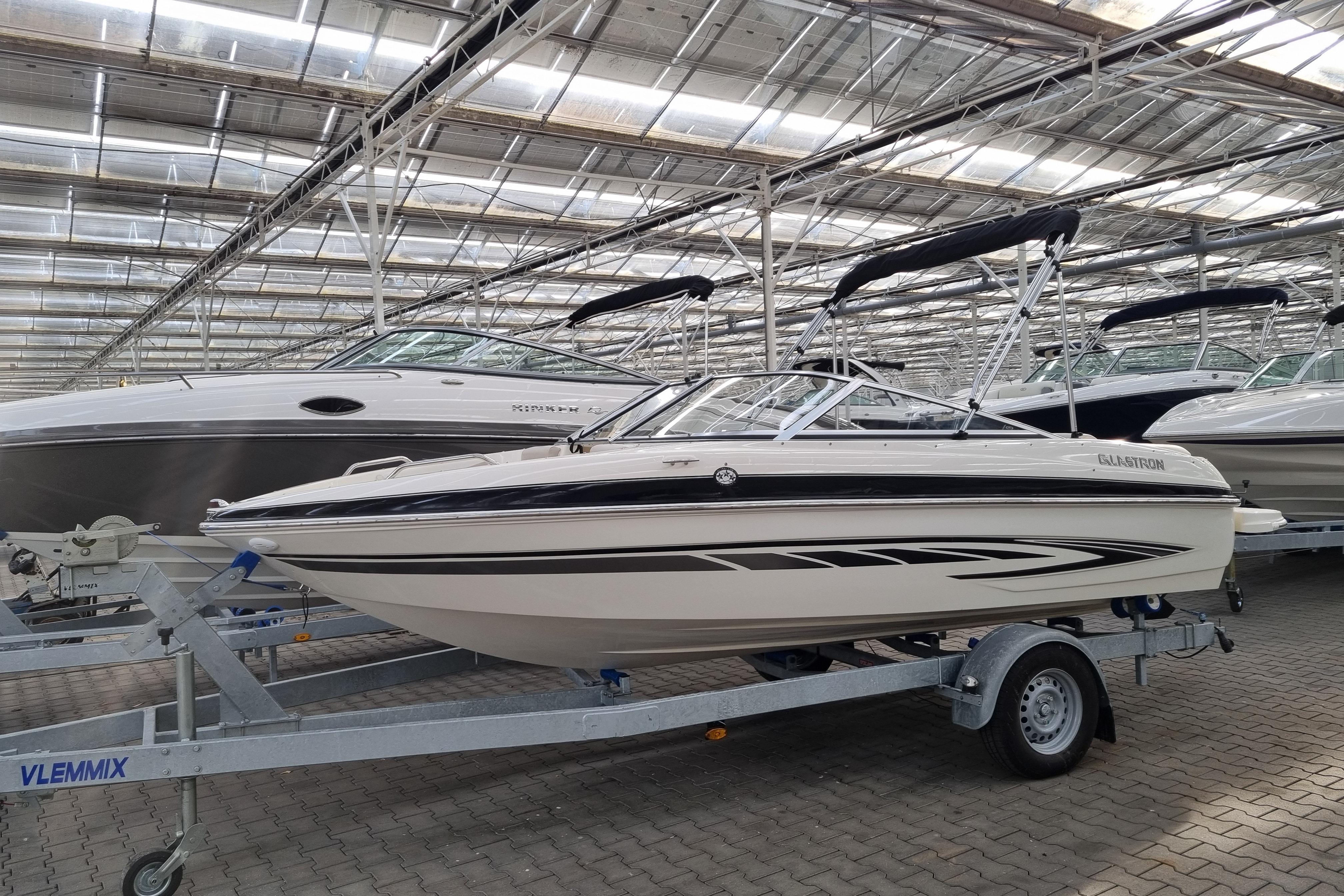 2009 Glastron GT 185 Bowrider