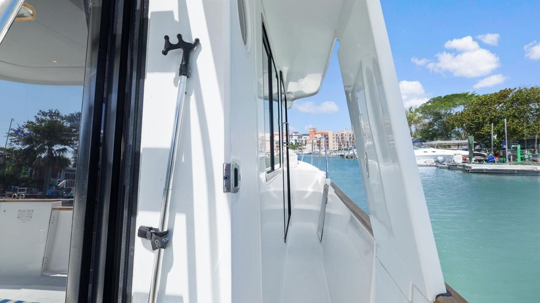2017 Beneteau Swift Trawler 34