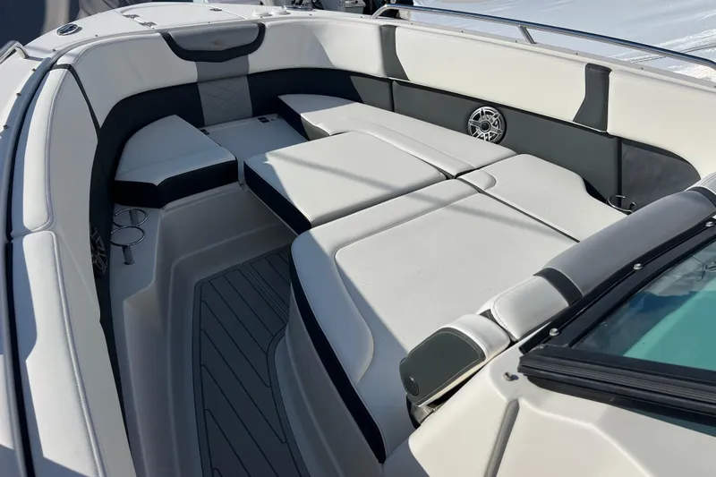  Yacht Photos Pics 2020 Chaparral 280 OSX boat interior with spacious seating and modern design.