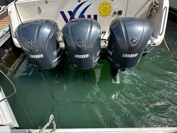  Yacht Photos Pics Three Yamaha 300 outboard engines on a 2016 Grady-White Express 370 boat.