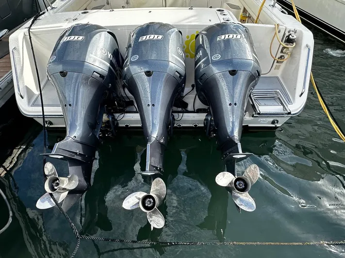  Yacht Photos Pics Triple Yamaha outboard engines on a 2016 Grady-White Express 370 boat.