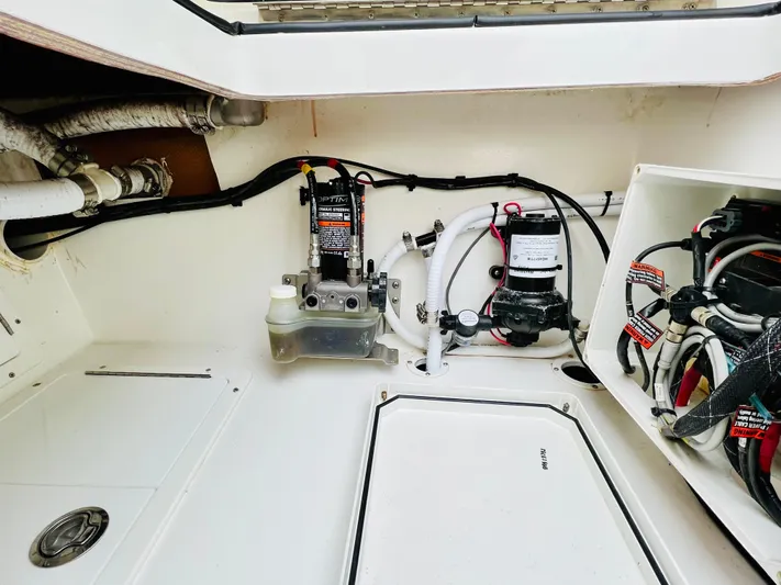 Tightline Yacht Photos Pics Bilge and pumps