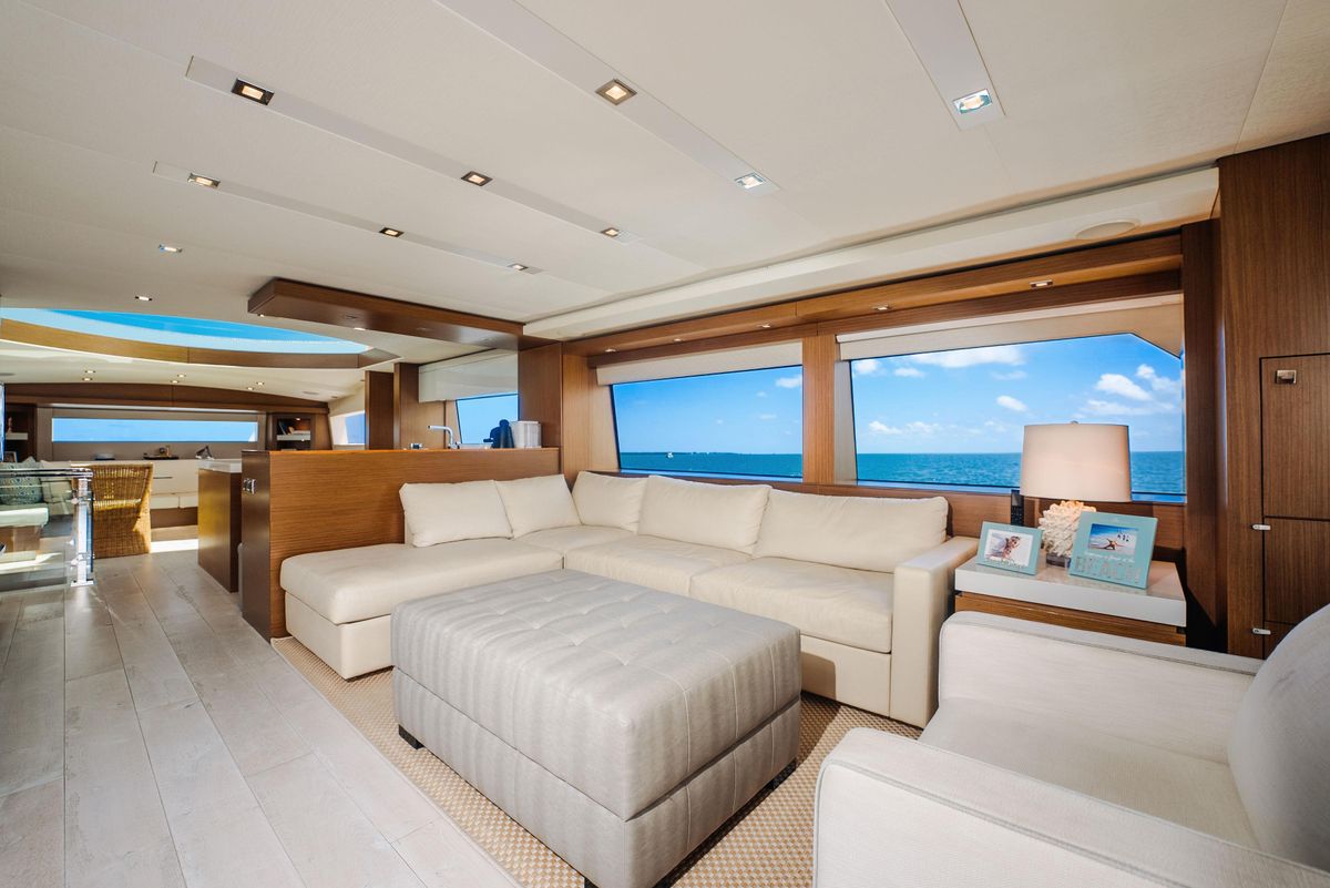2017 Hatteras 75 