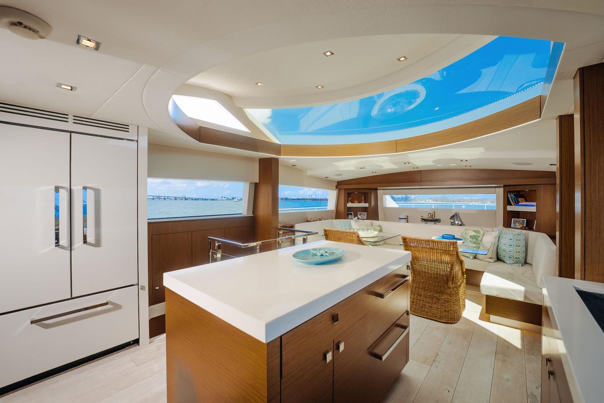2017 Hatteras 75 