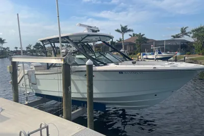 Robalo R317 Dual Console