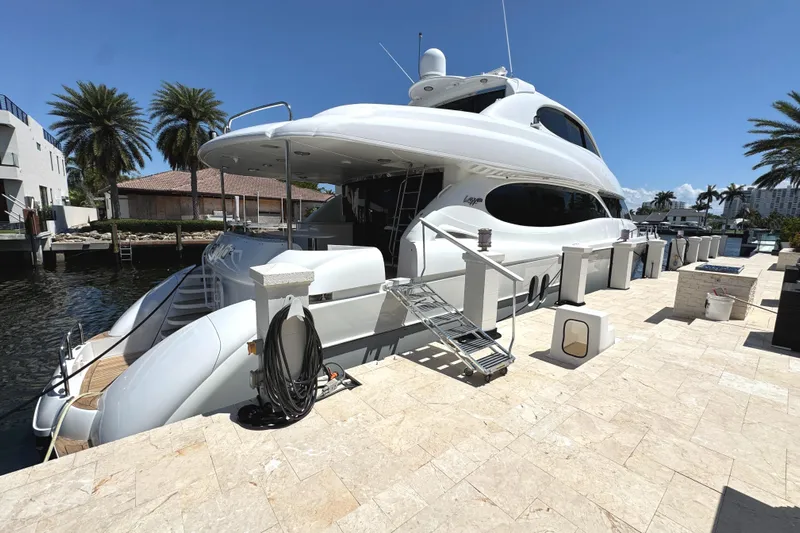 Fomo2 Yacht Photos Pics 