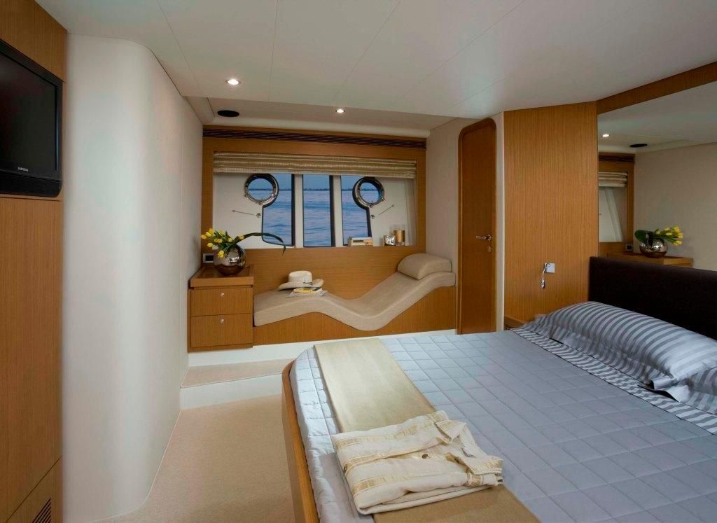 2008 Ferretti Yachts 60 