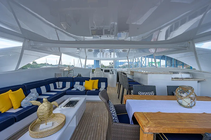 Grandeur Yacht Photos Pics 