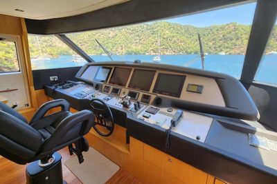 Yacht