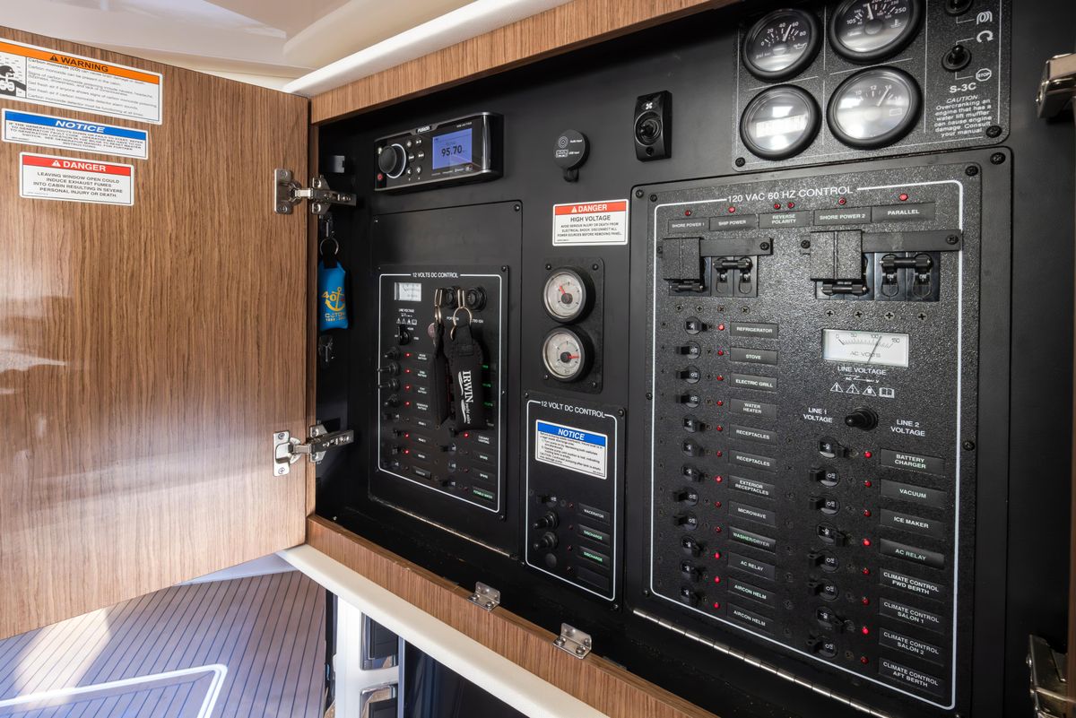 2015 Meridian 44 