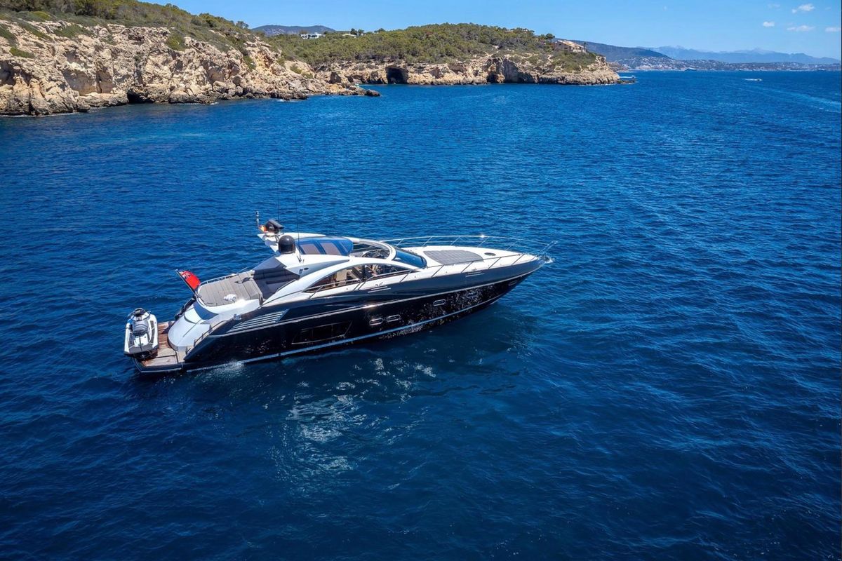 2010 Sunseeker 65 