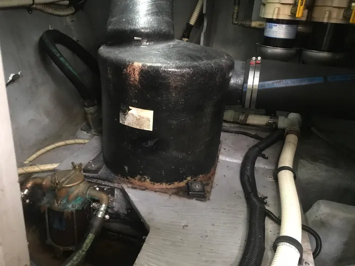 My Girl Yacht Photos Pics Engine room of 1995 Sea Ray 450 Sundancer with hoses and machinery.