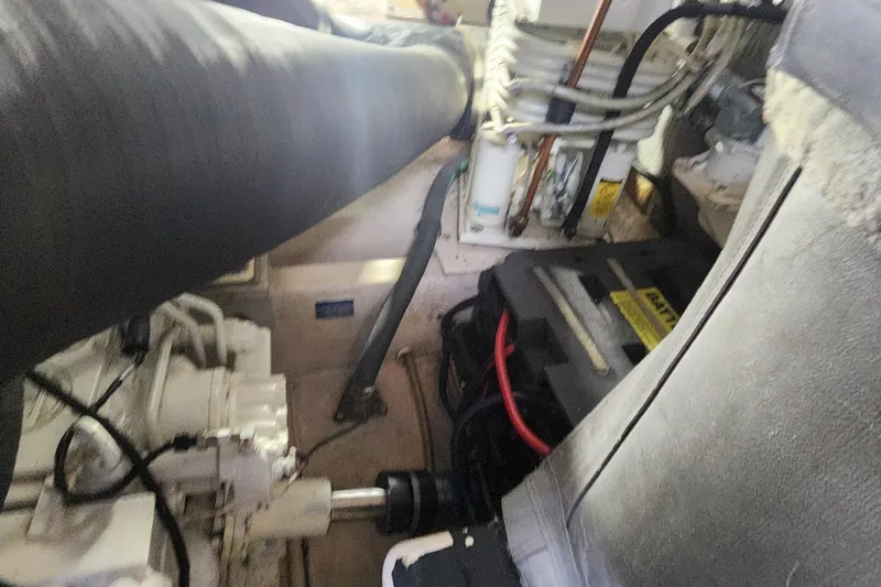  Yacht Photos Pics Engine room of 1998 Sea Ray 630 Super Sun Sport with visible components and wiring.