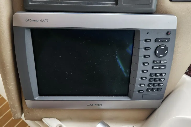  Yacht Photos Pics Garmin GPSmap 4210 on 1998 Sea Ray 630 Super Sun Sport yacht dashboard.