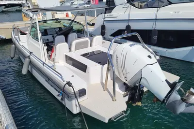 2020 Axopar 28 T-Top