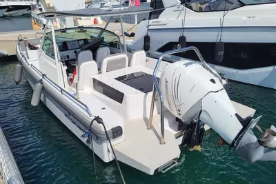 2020 Axopar 28 T-Top