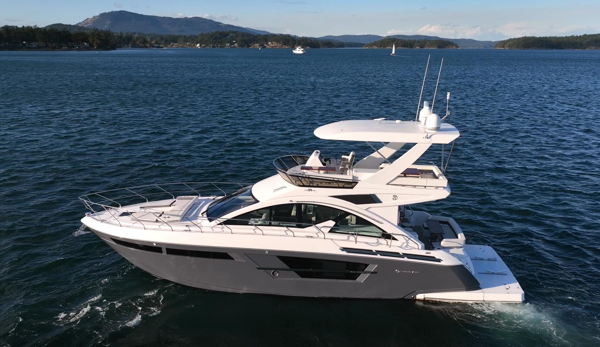 cruisers yachts 54 fly