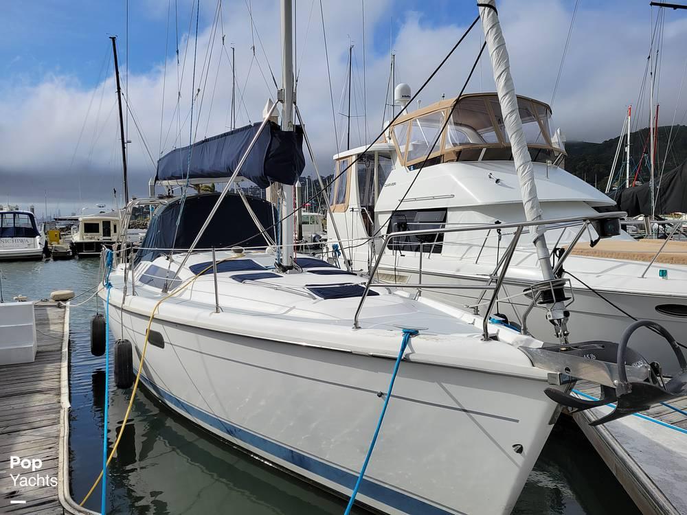 2000 Hunter 38