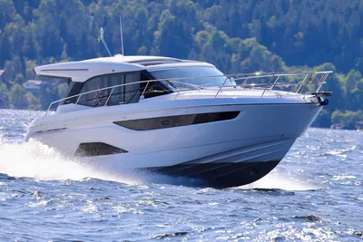 Bavaria R40 Coupe