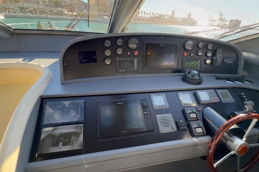 2005 Astondoa 72 