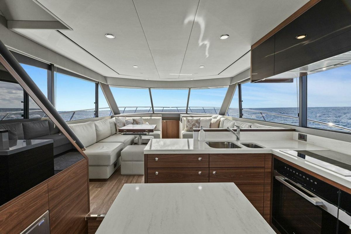 2025 Maritimo 60 