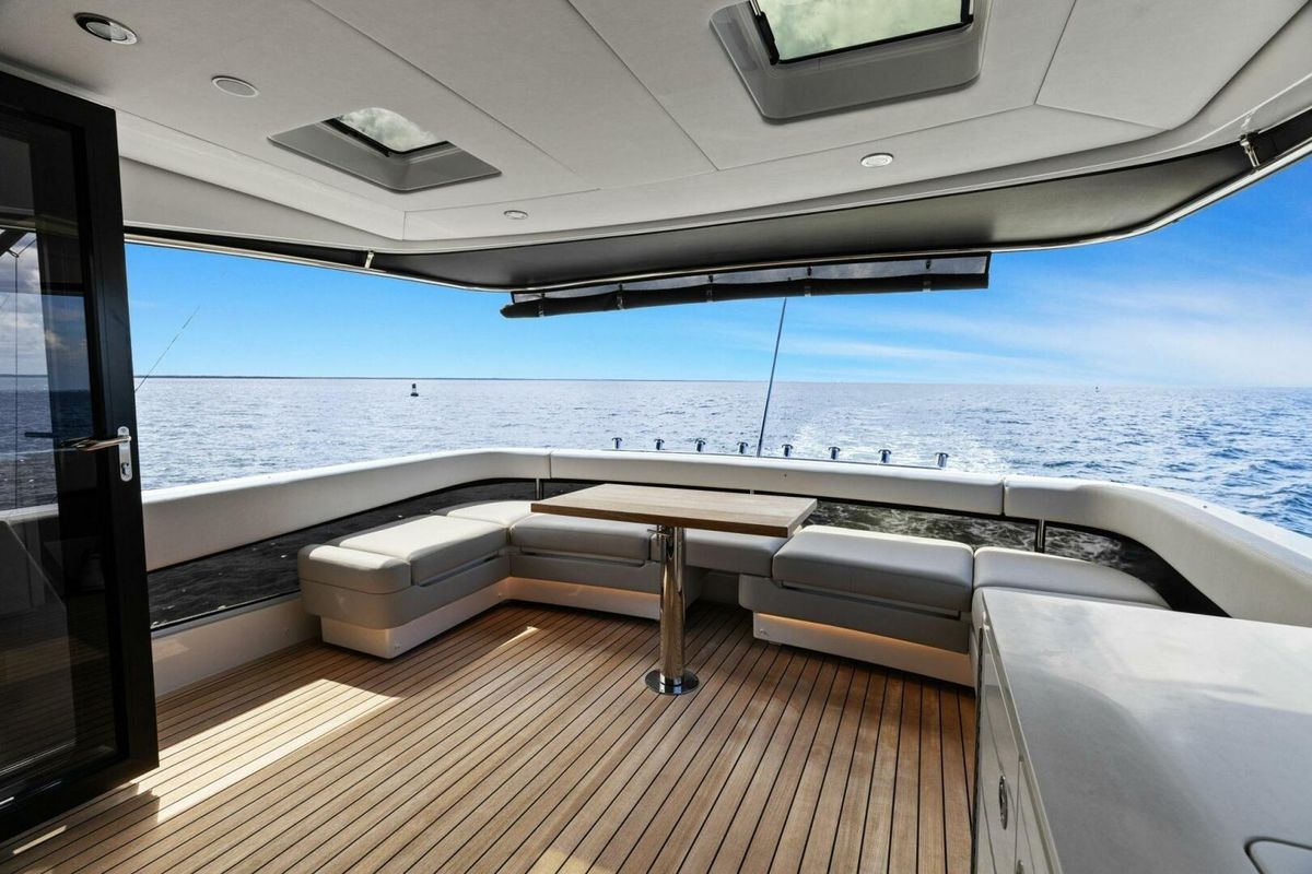2025 Maritimo 60 