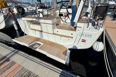 Yacht
