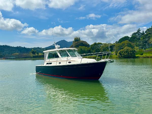 2008 Back Cove 33 Express