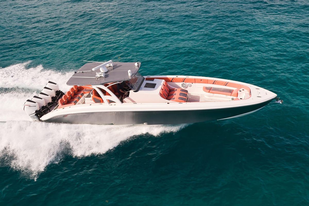 2020 Midnight Express 43 