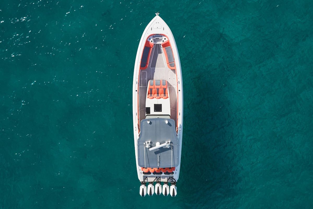 2020 Midnight Express 43 