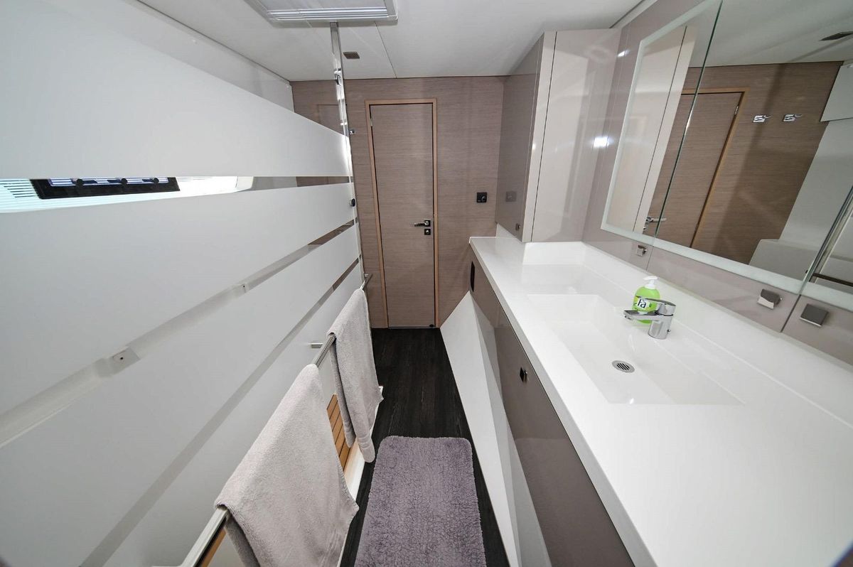 2019 Fountaine Pajot 46 
