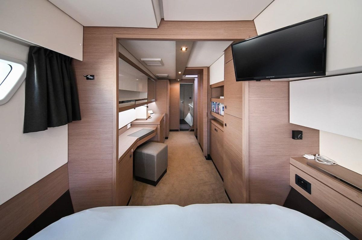 2019 Fountaine Pajot 46 