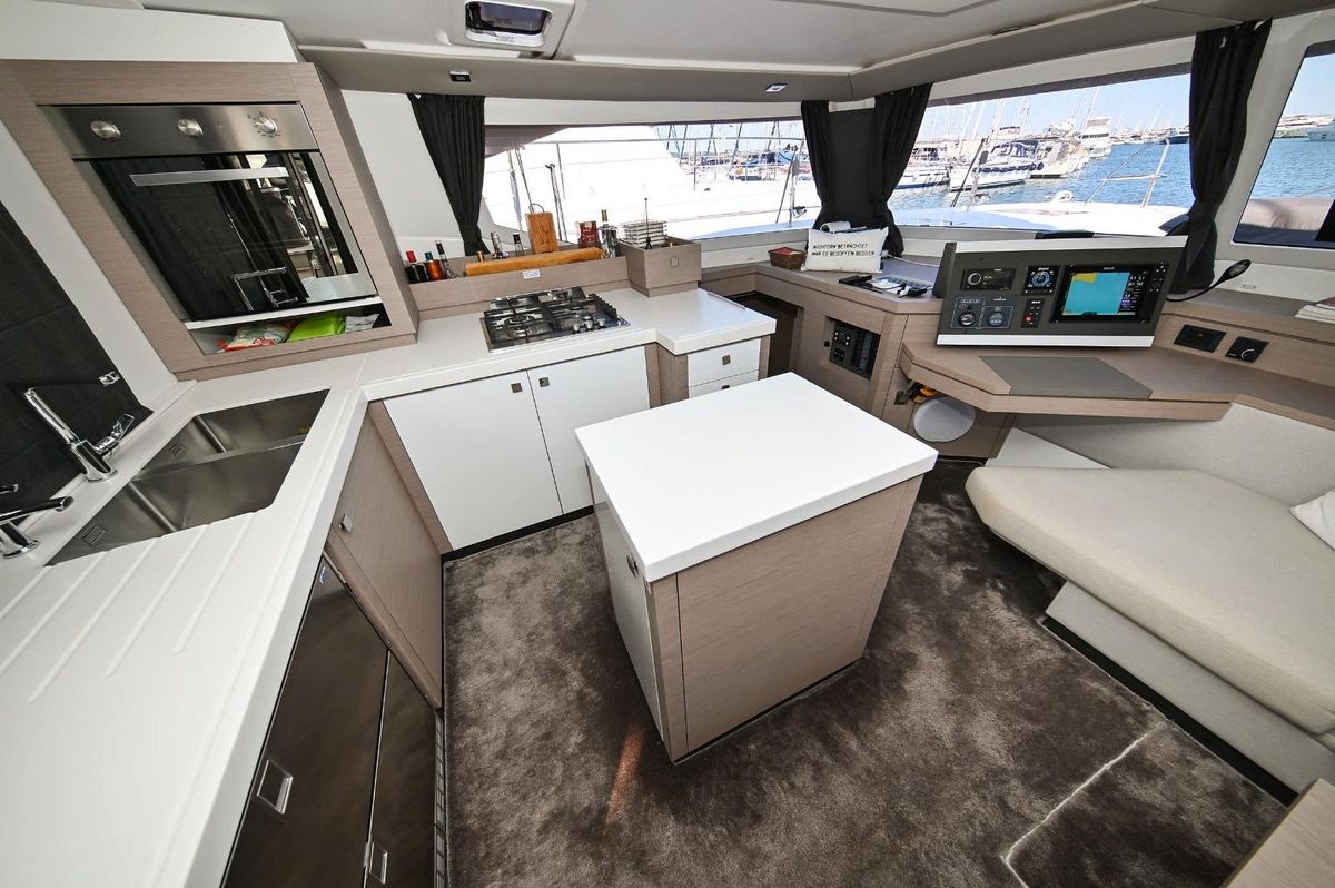 2019 Fountaine Pajot 46 