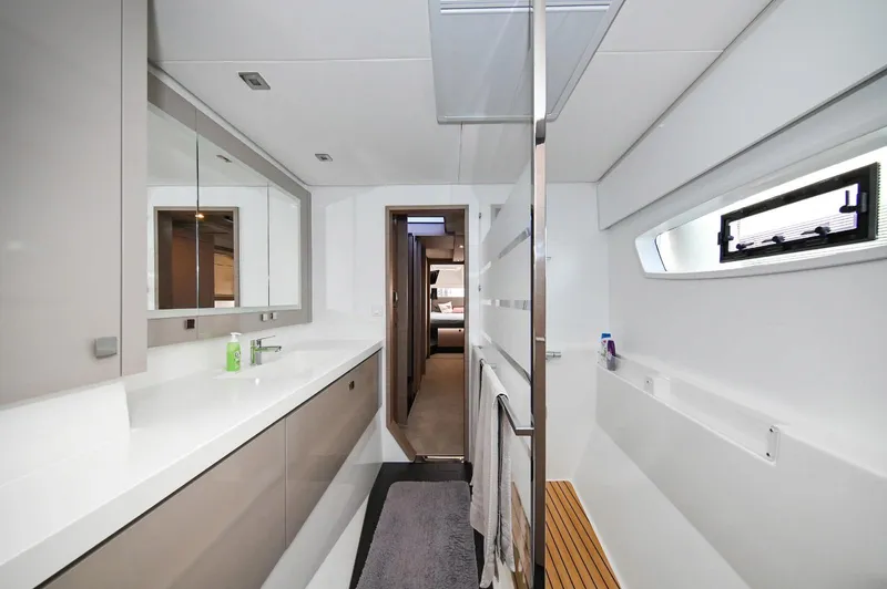 Pandora Yacht Photos Pics 