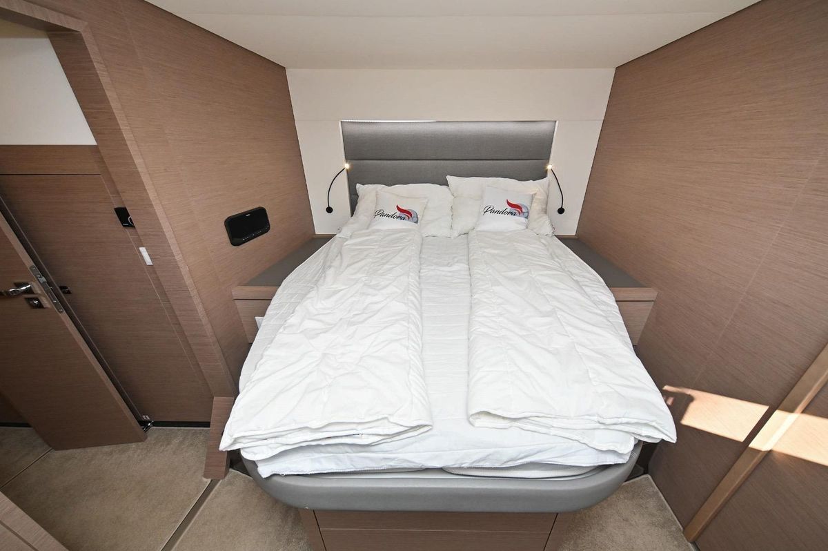 2019 Fountaine Pajot 46 