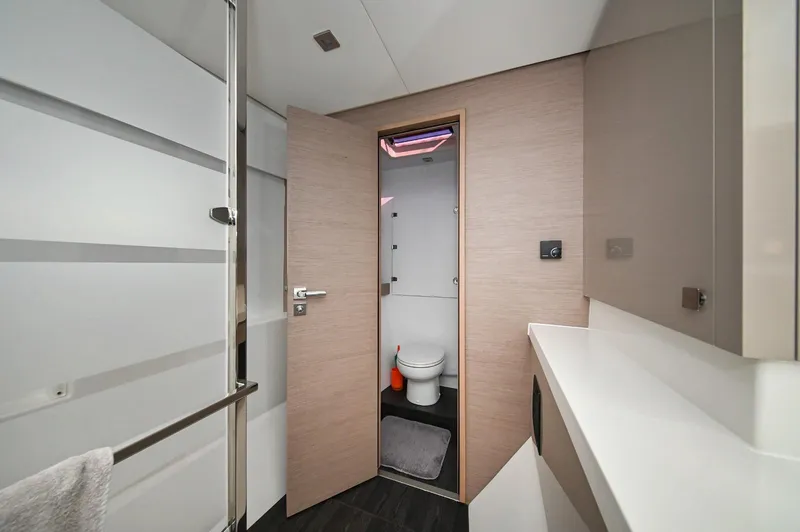 Pandora Yacht Photos Pics 