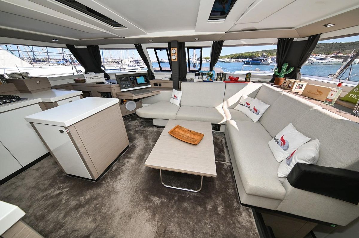 2019 Fountaine Pajot 46 