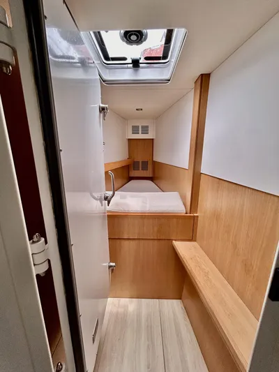 Feel So Good Yacht Photos Pics Starboard front peak