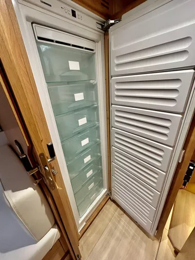 Feel So Good Yacht Photos Pics Freezer