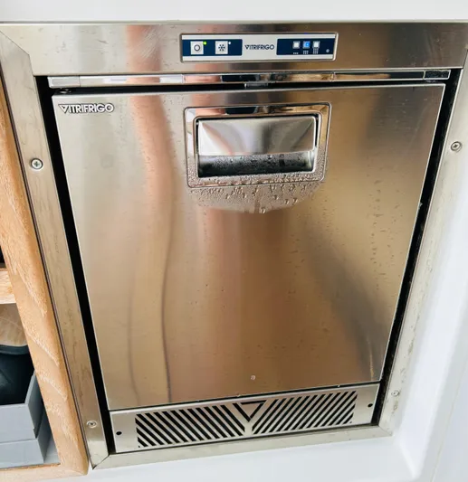 Feel So Good Yacht Photos Pics 