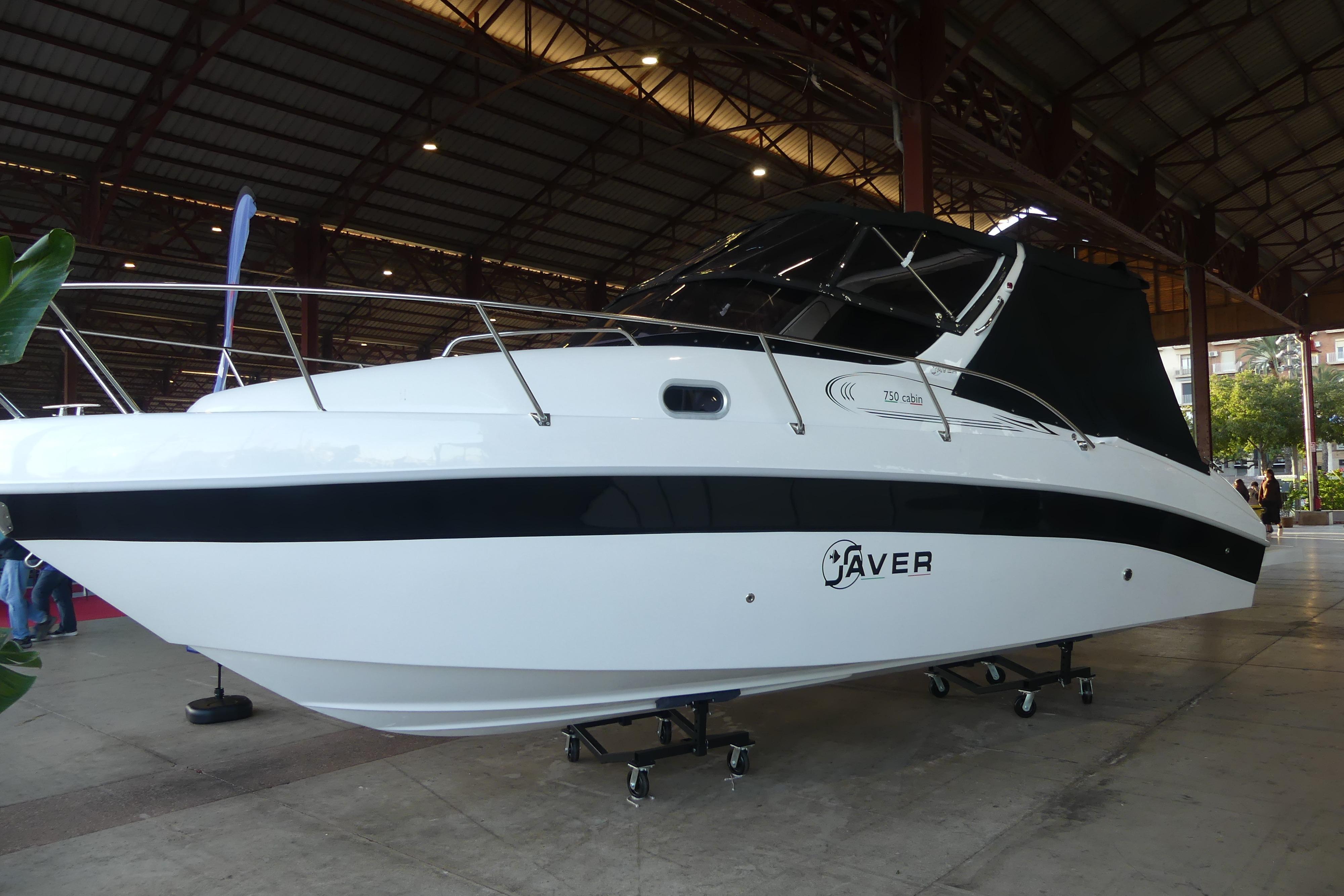 2025 Saver 750 Cabin