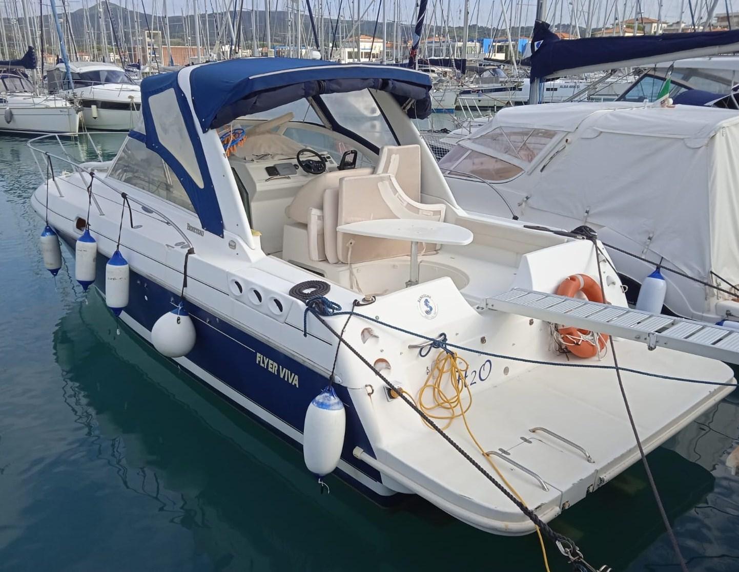 Bateaux Comar Iperion 37 vendre Arezzo Annonces du Bateau