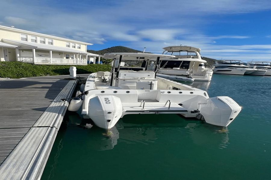 2022 Aquila 28 Molokai