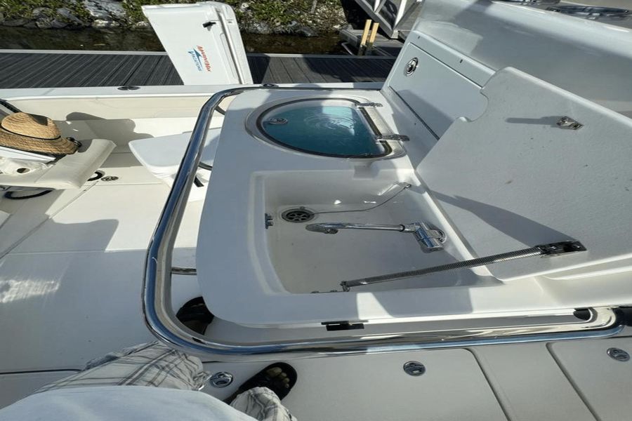 2022 Aquila 28 Molokai