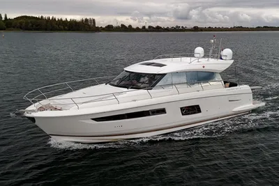 Prestige 560 S