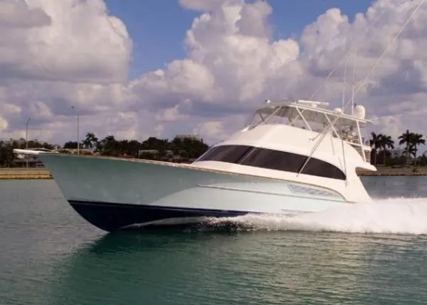 Davis 70 Yacht Photos Pics 70 running