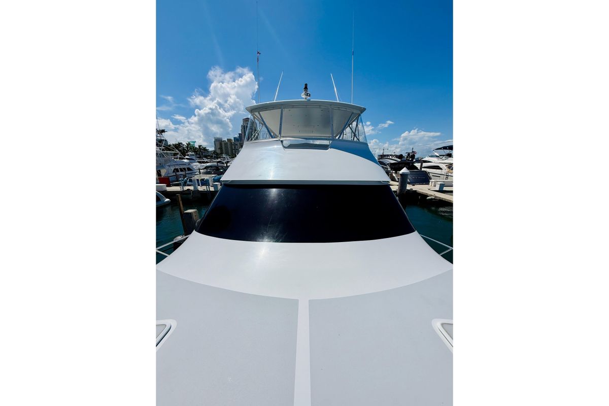 2004 Viking 65 