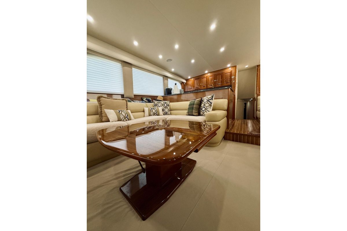 2004 Viking 65 