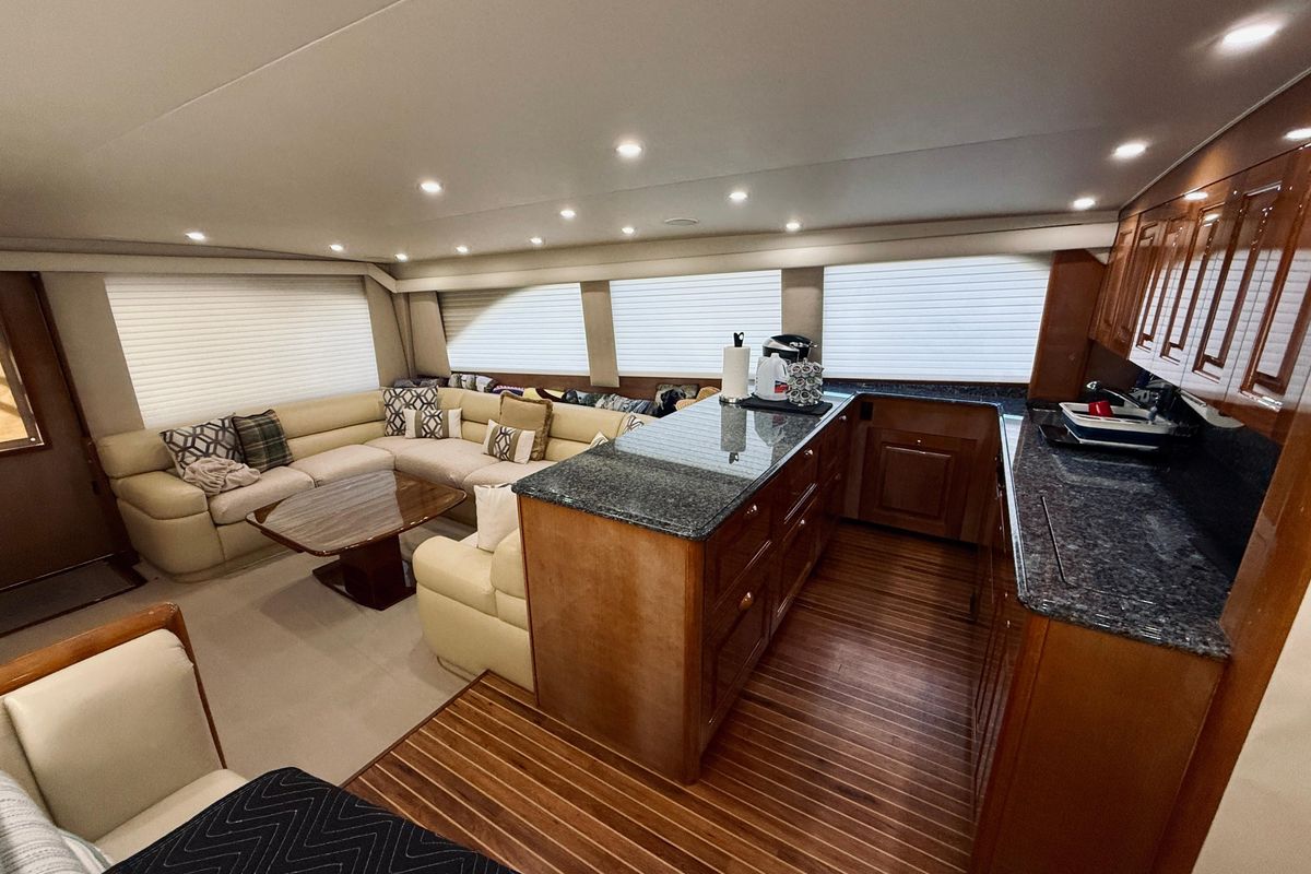 2004 Viking 65 